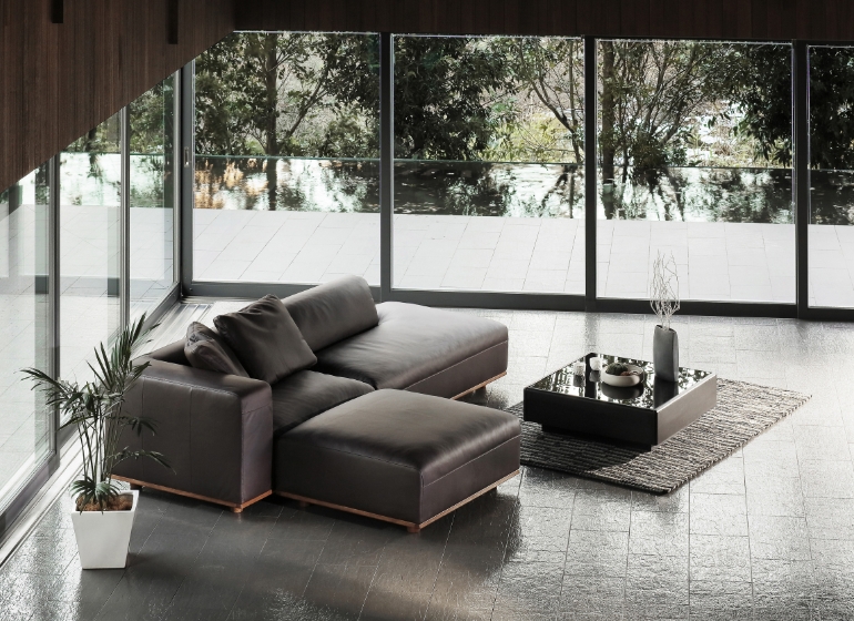'Limited dura'   Beautiful sofa. Beautiful space.