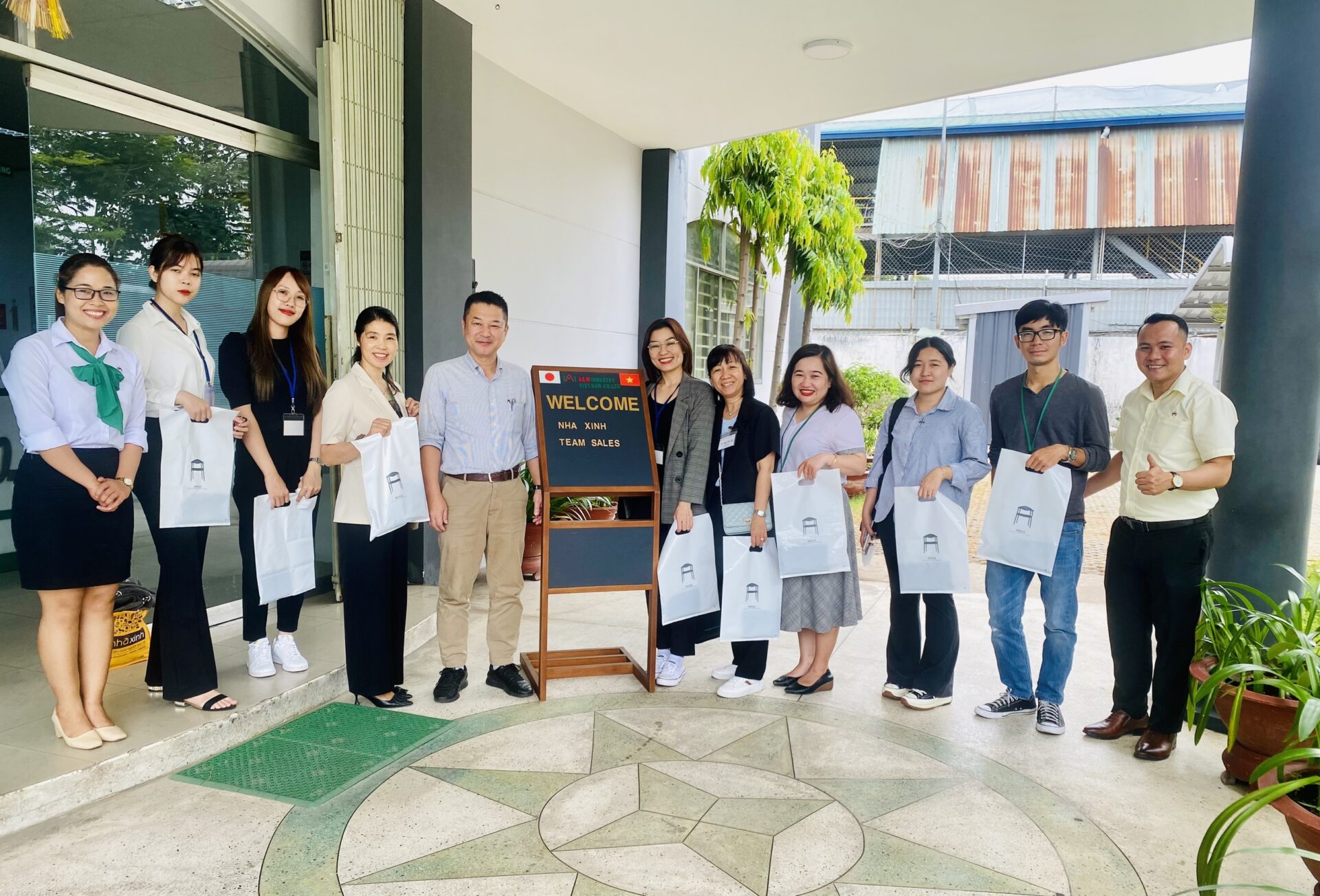 Nha Xinh ‘s Team Sales have an exciting experiences factory tour at A & M Industry Viet Nam factory on 30th March, 2023